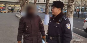 巡逻民警暖心救助异地求助男子  寒冬传递温情力量