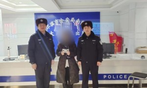 巡逻民警迅速行动助力失主找回遗失钱包