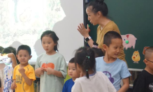 【社会实践】学习榜样力量，不断完善自身 ——“小水滴”幼儿绘本伴读团赴莲都区图书馆学习